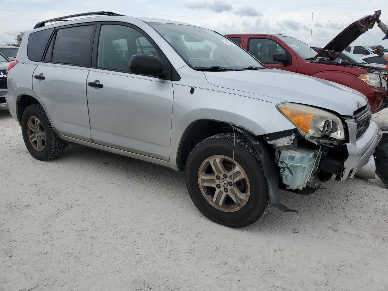 2007 Toyota RAV 4 VIN JTMZD33V676038540 Copart auction photo, front end / rear end damage thumbnail 4