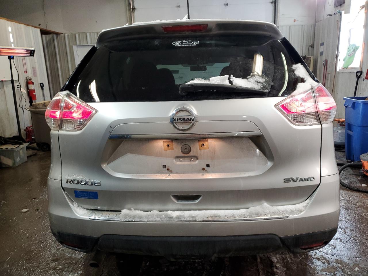 2015 Nissan Rogue VIN KNMAT2MV6FP563115 Copart auction photo, front end / minor dent/scratches damage thumbnail 6