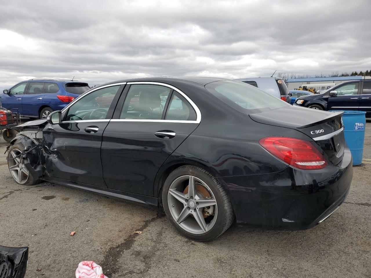 2017 Mercedes-Benz C-klasse VIN 55SWF4KB3HU187437 Copart auction photo, front end / side damage thumbnail 2