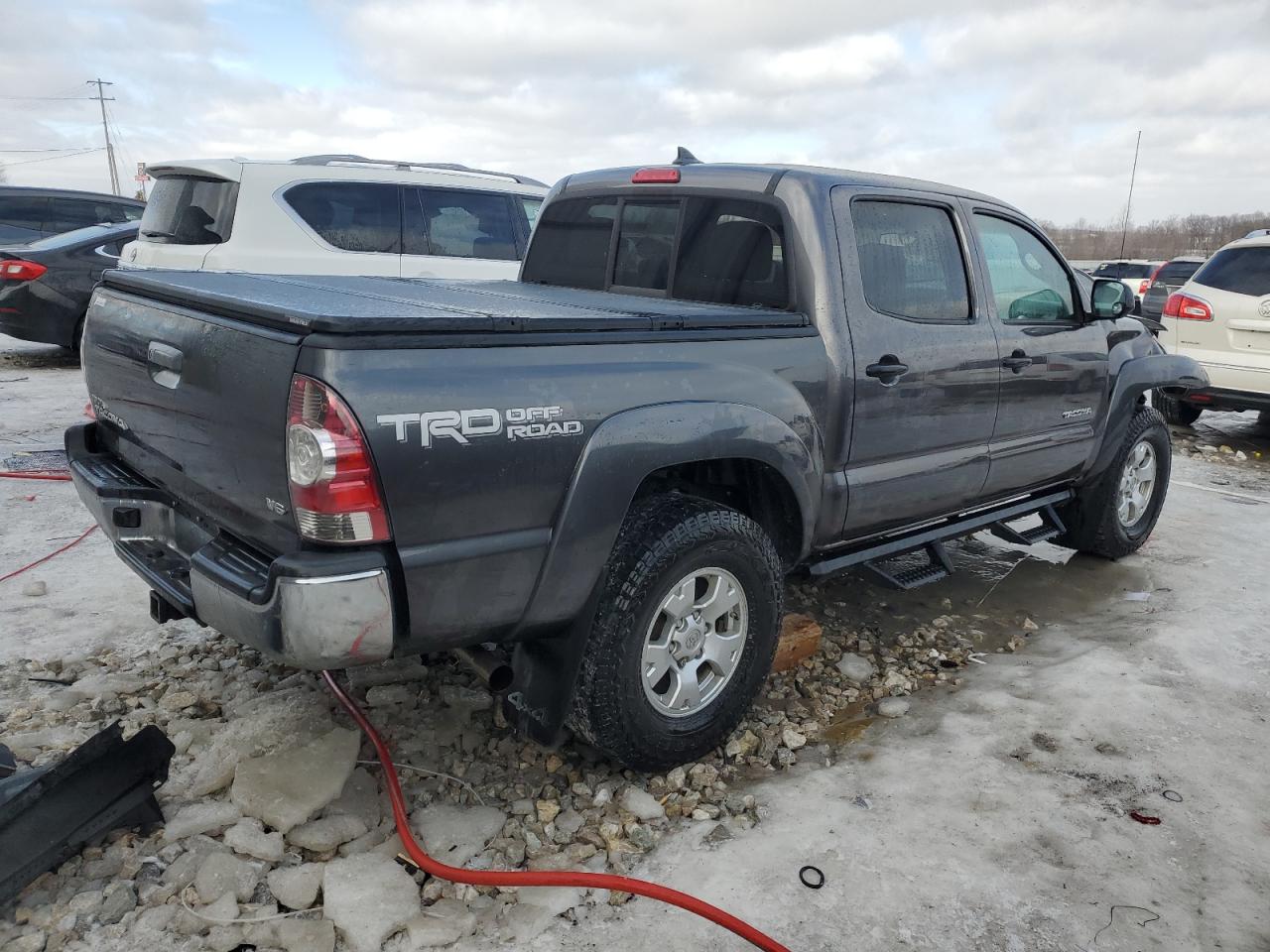 2015 Toyota Tacoma VIN 5TFLU4EN5FX141837 Copart auction photo, front end damage thumbnail 3