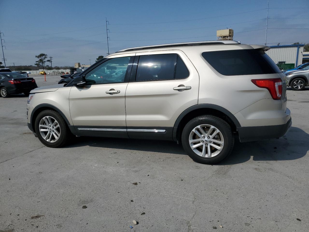 2017 Ford Explorer VIN 1FM5K7D8XHGE33249 Copart auction photo, all over damage thumbnail 2