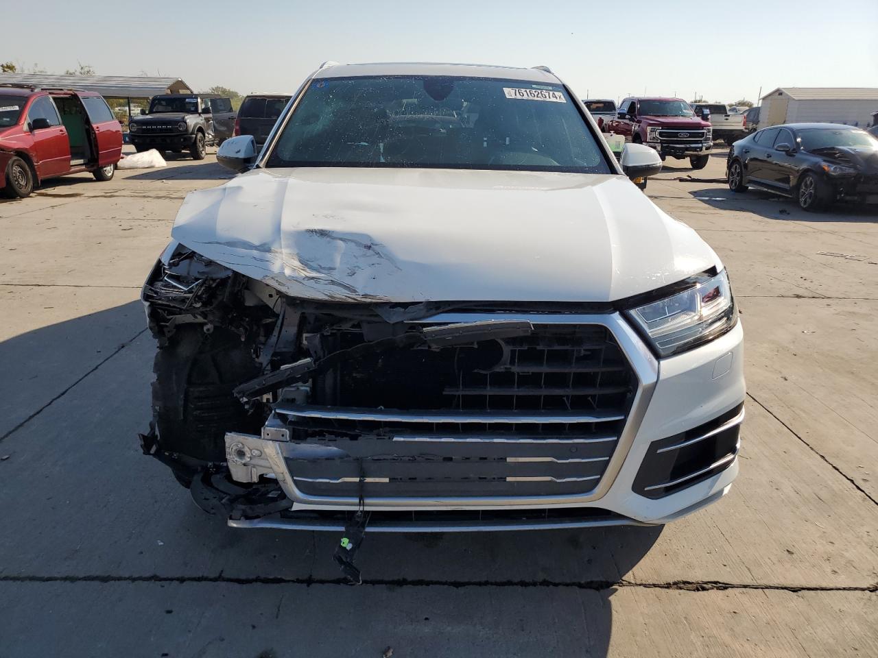 2019 Audi Q7 VIN WA1LHAF72KD026086 Copart auction photo, front end damage thumbnail 5