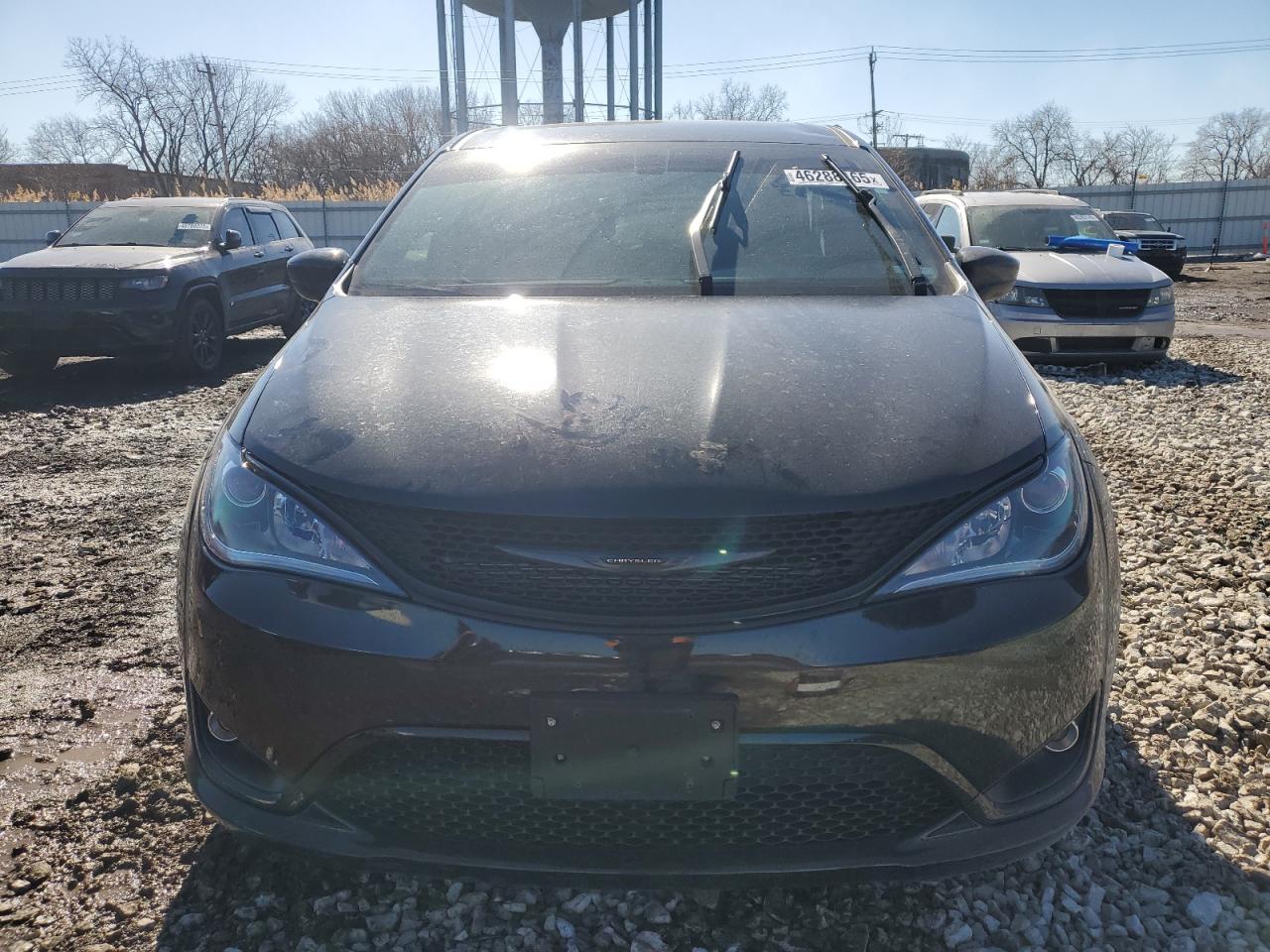 2019 Chrysler Pacifica VIN 2C4RC1FG1KR732803 Copart auction photo, side damage thumbnail 5
