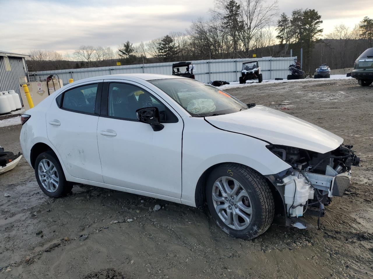 2017 Toyota Yaris VIN 3MYDLBYVXHY160877 Copart auction photo, front end / undercarriage damage thumbnail 4