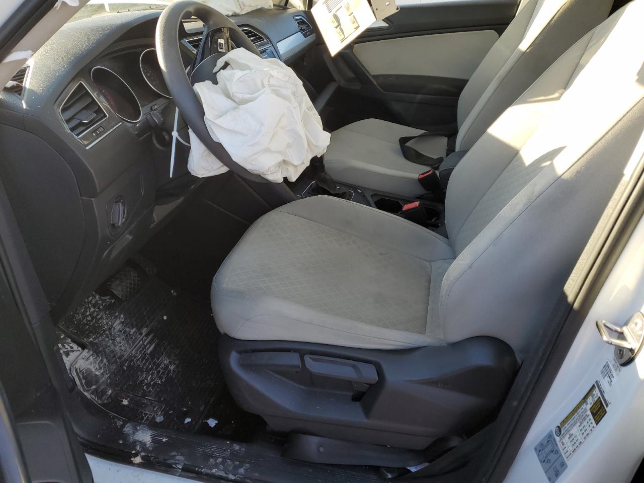 2021 Volkswagen Tiguan VIN 3VV1B7AX5MM063179 Copart auction photo, front end / minor dent/scratches damage thumbnail 7