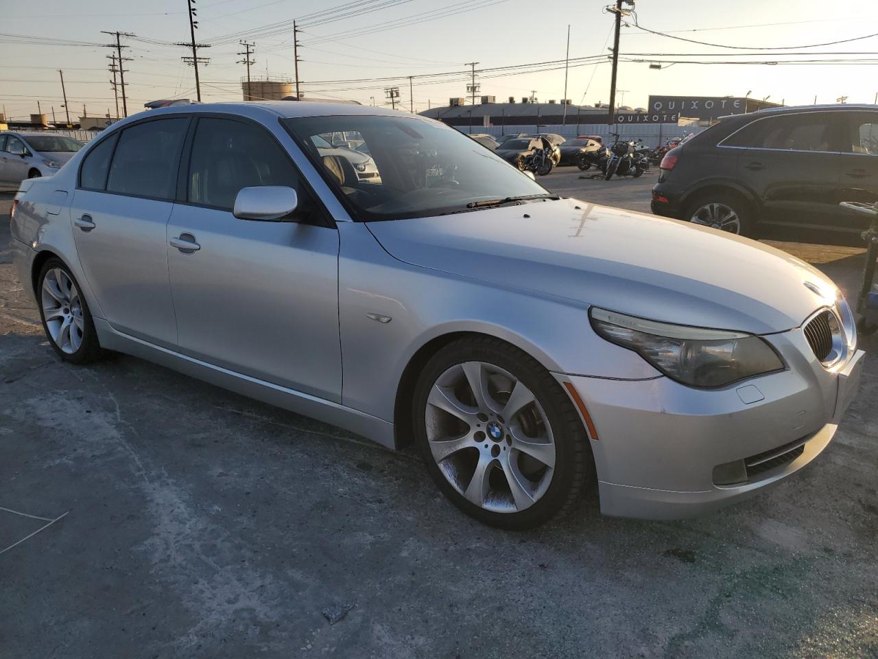 2008 BMW 5er VIN WBANW13588CZ82269 Copart auction photo, vandalism / rear end damage thumbnail 4