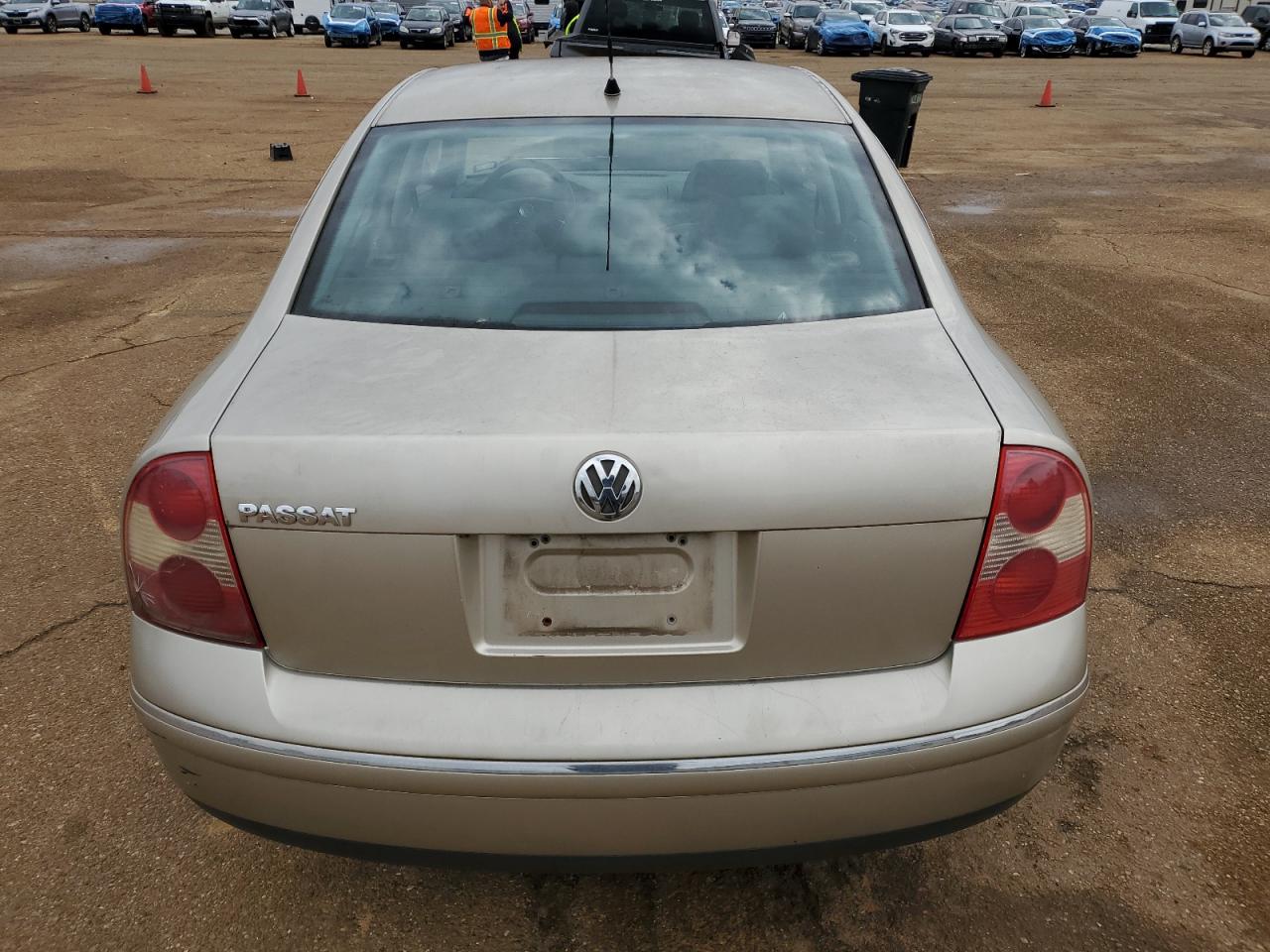2005 Volkswagen Passat VIN WVWAD63B25P010665 Copart auction photo, side / minor dent/scratches damage thumbnail 6