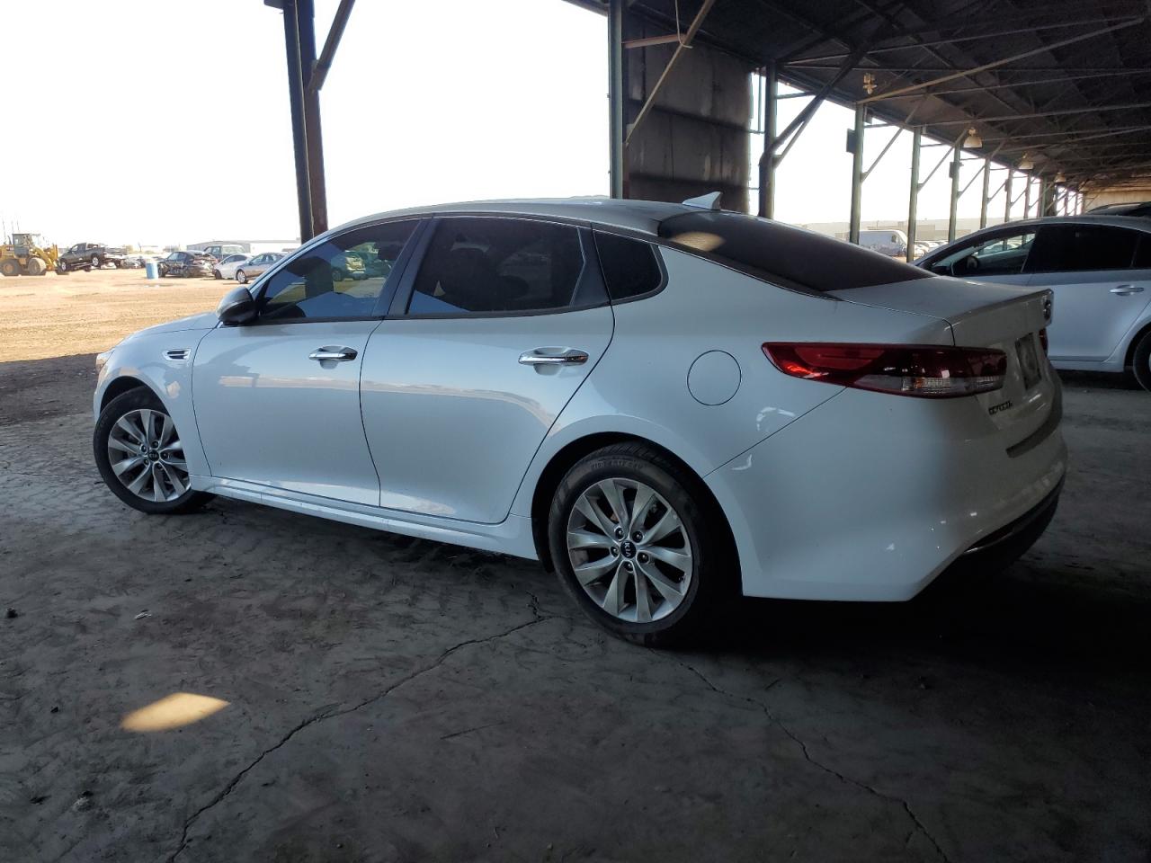 2017 KIA Optima VIN 5XXGT4L32HG164508 Copart auction photo, minor dent/scratches damage thumbnail 2