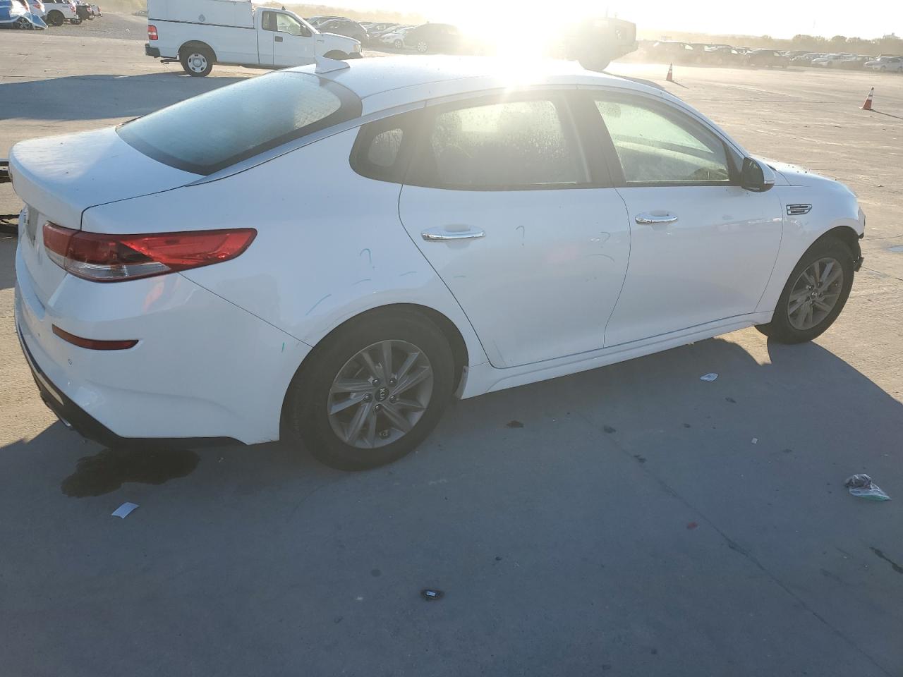 2020 KIA Optima VIN 5XXGT4L35LG430502 Copart auction photo, front end / minor dent/scratches damage thumbnail 3