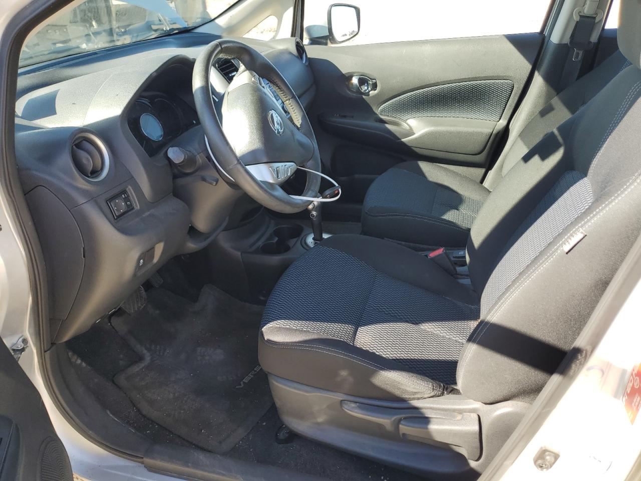 2016 Nissan Versa VIN 3N1CE2CPXGL400750 Copart auction photo, side / rear end damage thumbnail 7
