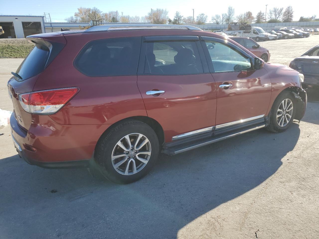 2014 Nissan Pathfinder VIN 5N1AR2MMXEC668540 Copart auction photo, front end damage thumbnail 3