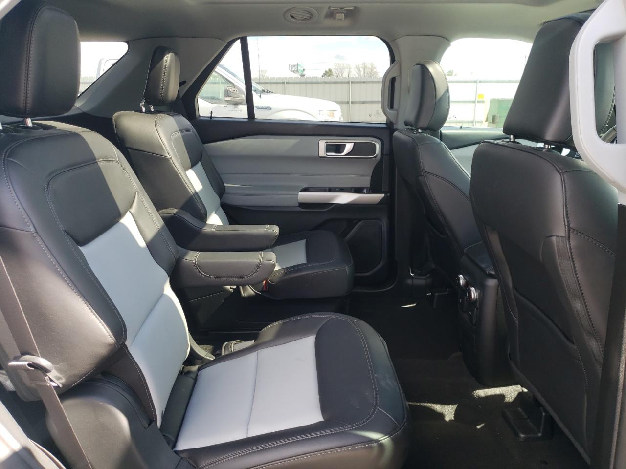 2023 Ford Explorer VIN 1FMSK7DH7PGB08172 Copart auction photo, front end damage thumbnail 11
