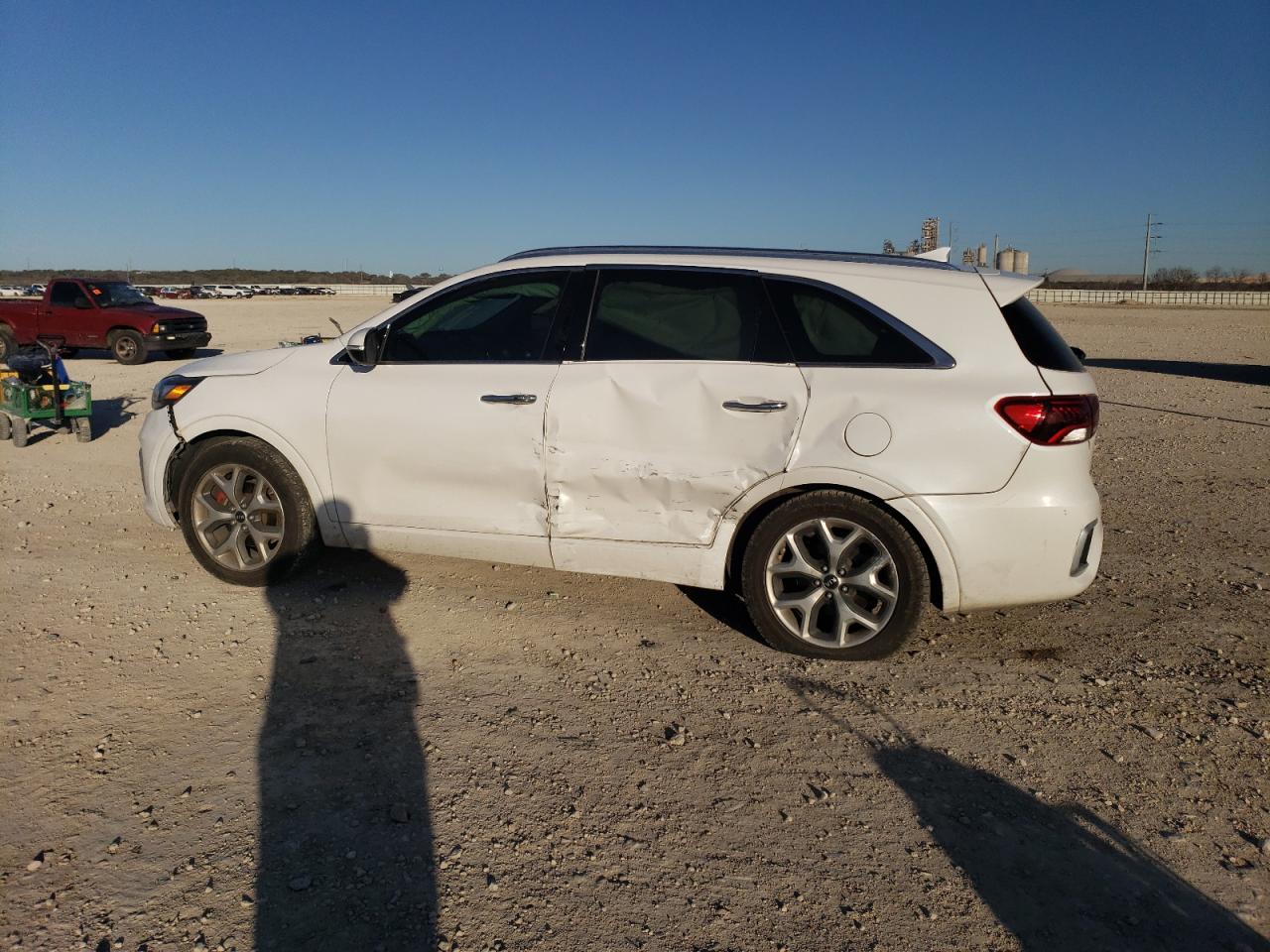2019 KIA Sorento VIN 5XYPK4A55KG434678 Copart auction photo, side damage thumbnail 2