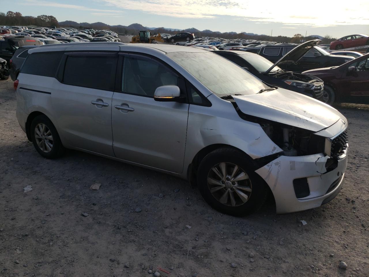 2016 KIA Sedona VIN KNDMB5C17G6124402 Copart auction photo, all over damage thumbnail 4