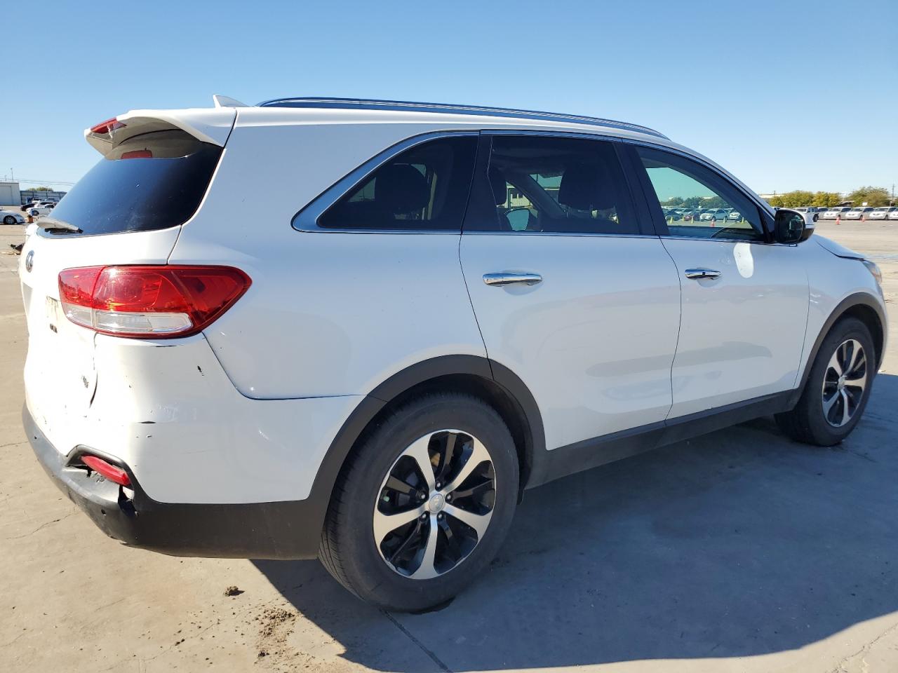 2017 KIA Sorento VIN 5XYPH4A55HG202539 Copart auction photo, rear end damage thumbnail 3