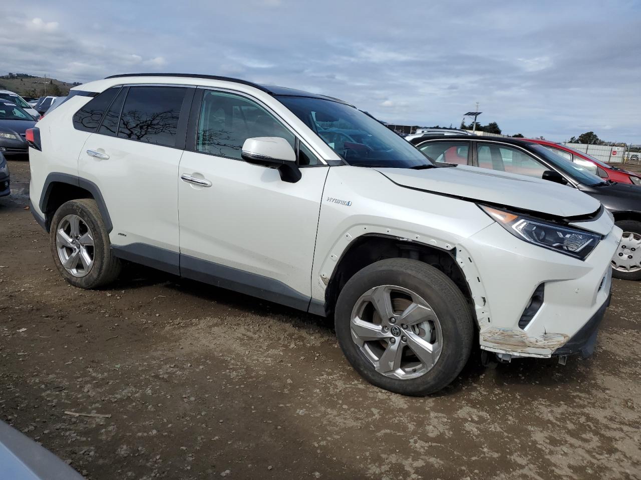 2021 Toyota RAV 4 VIN 4T3D6RFV9MU056835 Copart auction photo, front end damage thumbnail 4