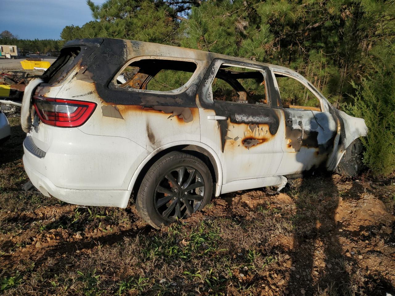 2018 Dodge Durango VIN 1C4RDHAG3JC495087 Copart auction photo, burn damage thumbnail 3