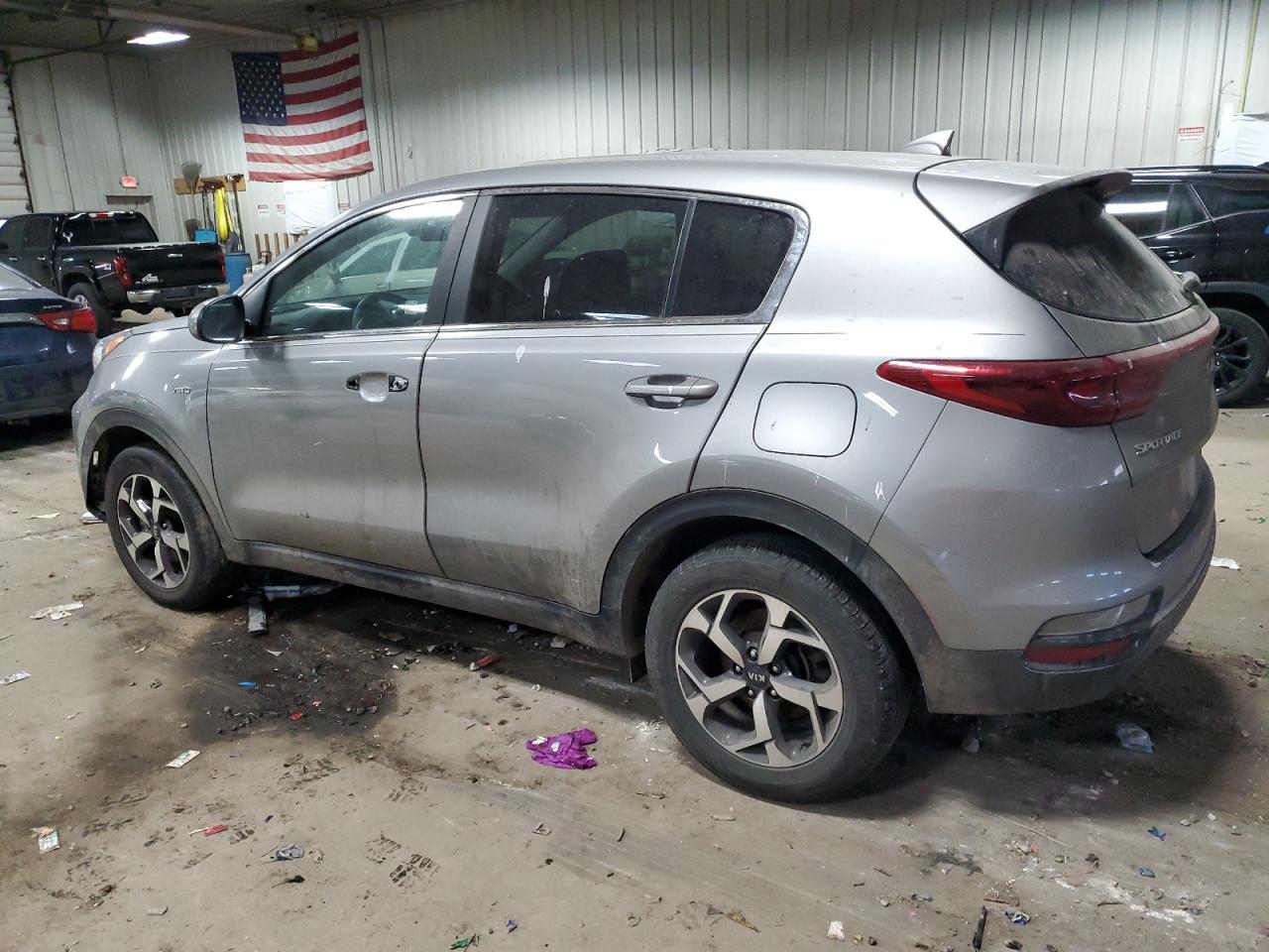 2022 KIA Sportage VIN KNDPMCAC2N7991990 Copart auction photo, vandalism damage thumbnail 2