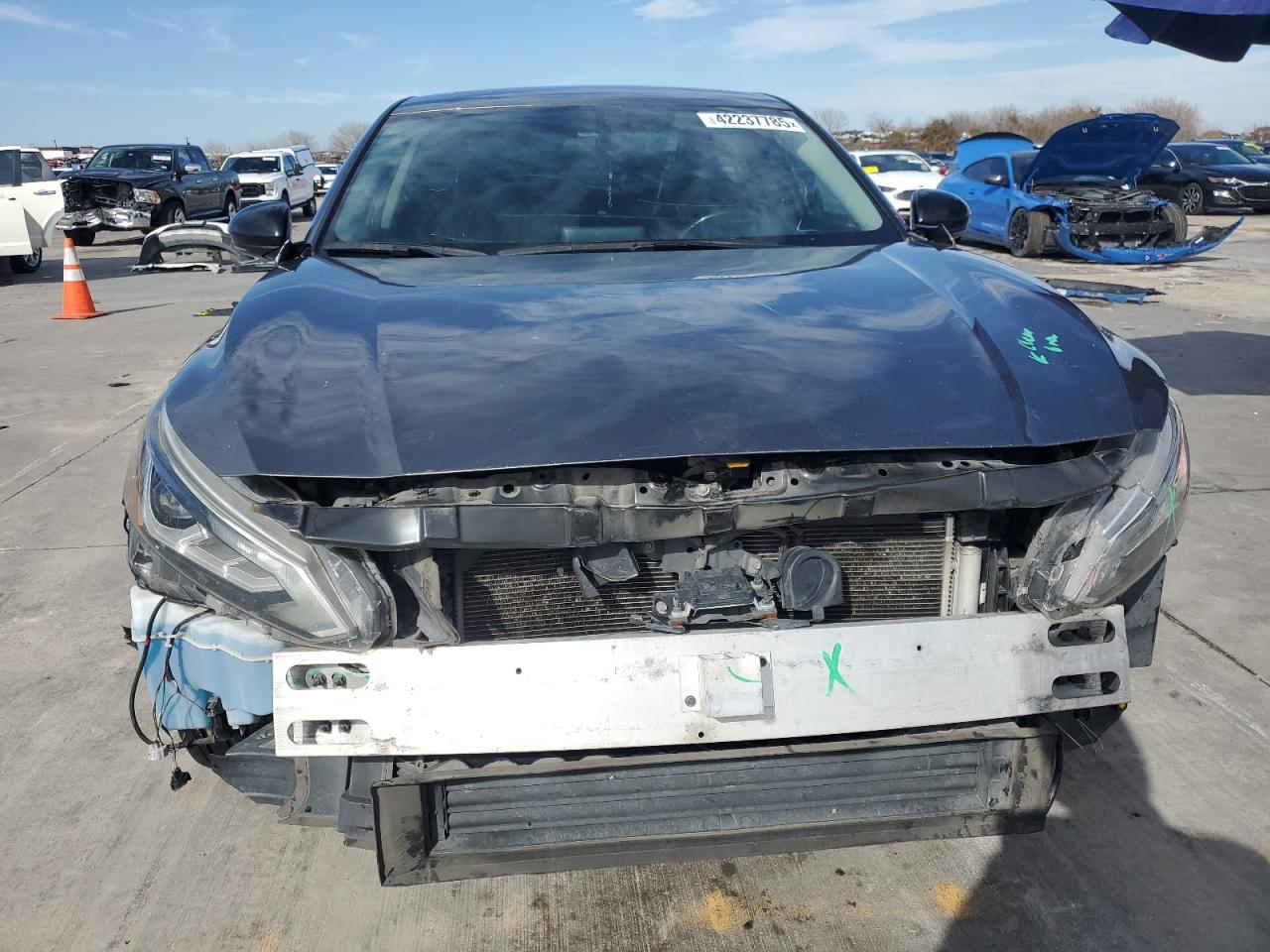 2019 Nissan Altima VIN 1N4BL4CV5KN305777 Copart auction photo, front end / minor dent/scratches damage thumbnail 5