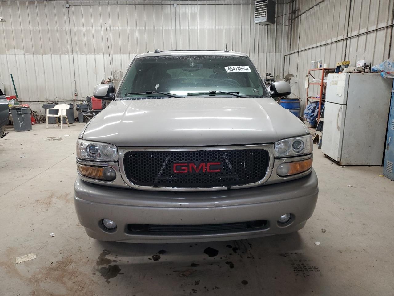 2005 GMC Yukon VIN 1GKFK66U85J237830 Copart auction photo, rear end / minor dent/scratches damage thumbnail 5