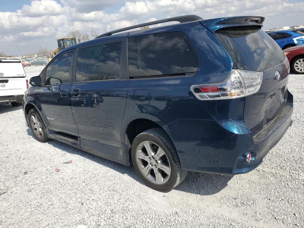 2012 Toyota Sienna VIN 5TDXK3DC0CS266506 Copart auction photo, front end / rear end damage thumbnail 2