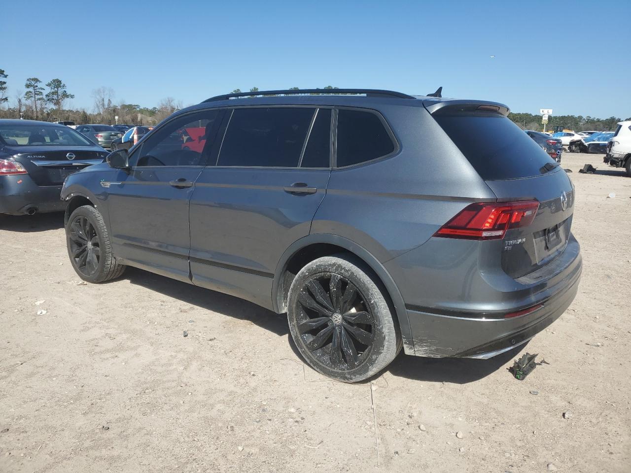 2021 Volkswagen Tiguan VIN 3VV3B7AX6MM067606 Copart auction photo, front end / minor dent/scratches damage thumbnail 2