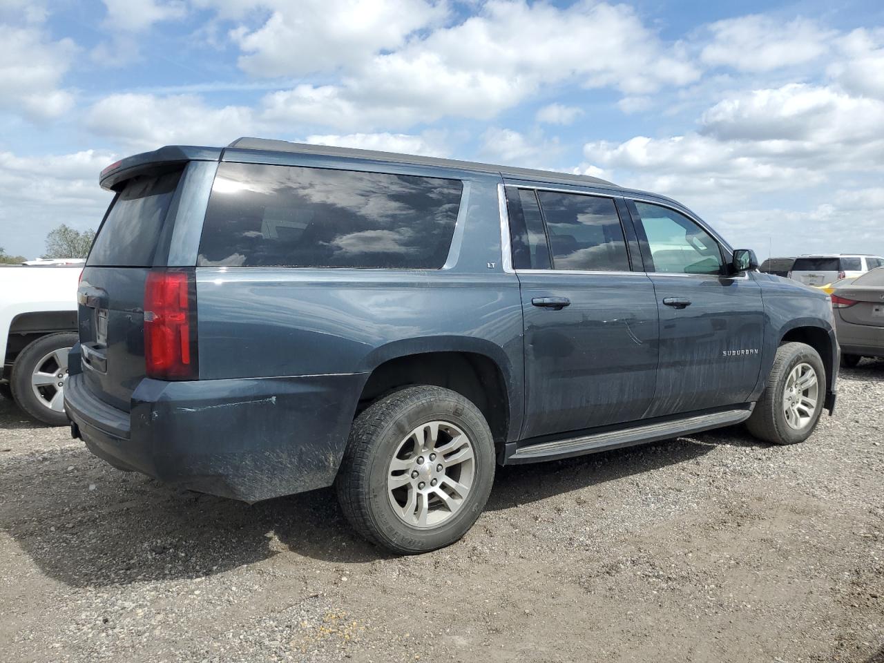 2019 Chevrolet Suburban VIN 1GNSKHKCXKR278631 Copart auction photo, mechanical damage thumbnail 3
