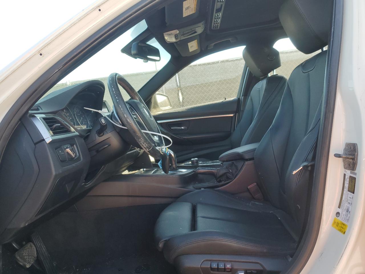 2016 BMW 3er VIN WBA8E9G57GNT81382 Copart auction photo, side / rear end damage thumbnail 7
