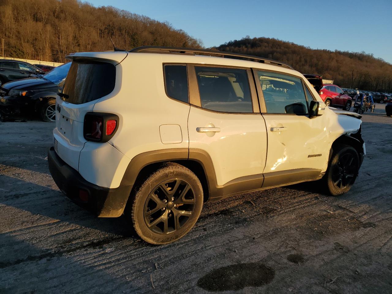2017 Jeep Renegade VIN ZACCJABB7HPE94524 Copart auction photo, front end / side damage thumbnail 3