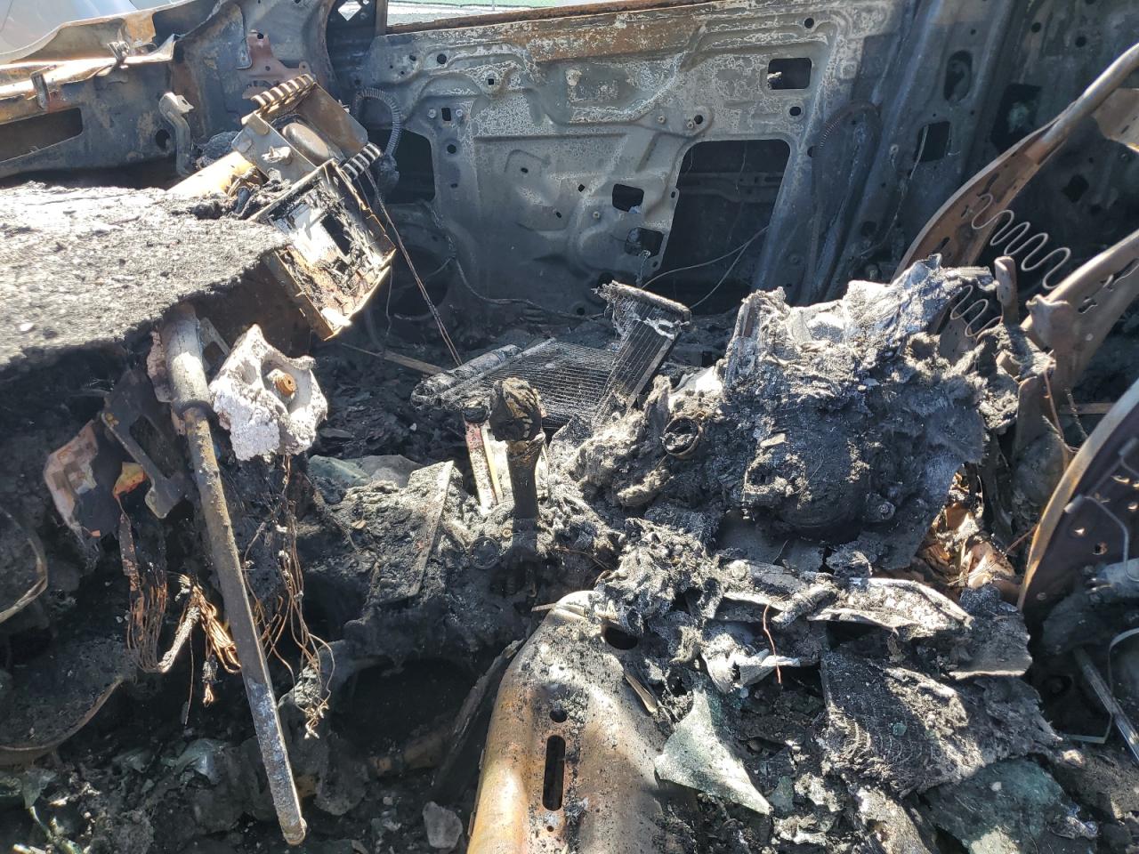 2017 Nissan Altima VIN 1N4AL3AP4HC177370 Copart auction photo, burn / missing/altered vin damage thumbnail 7