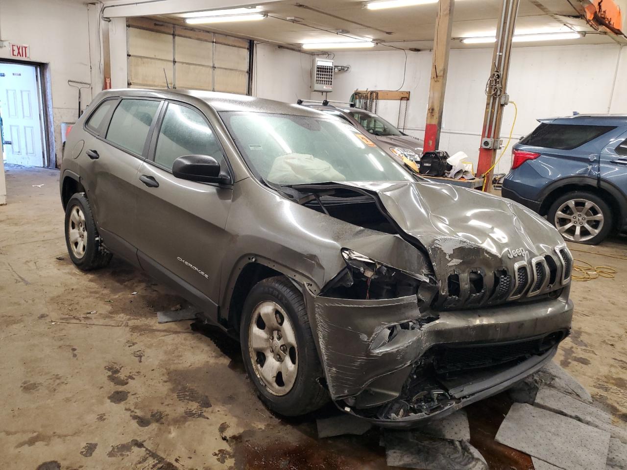 2014 Jeep Grand Cherokee VIN 1C4PJLAB5EW217027 Copart auction photo, front end / side damage thumbnail 4