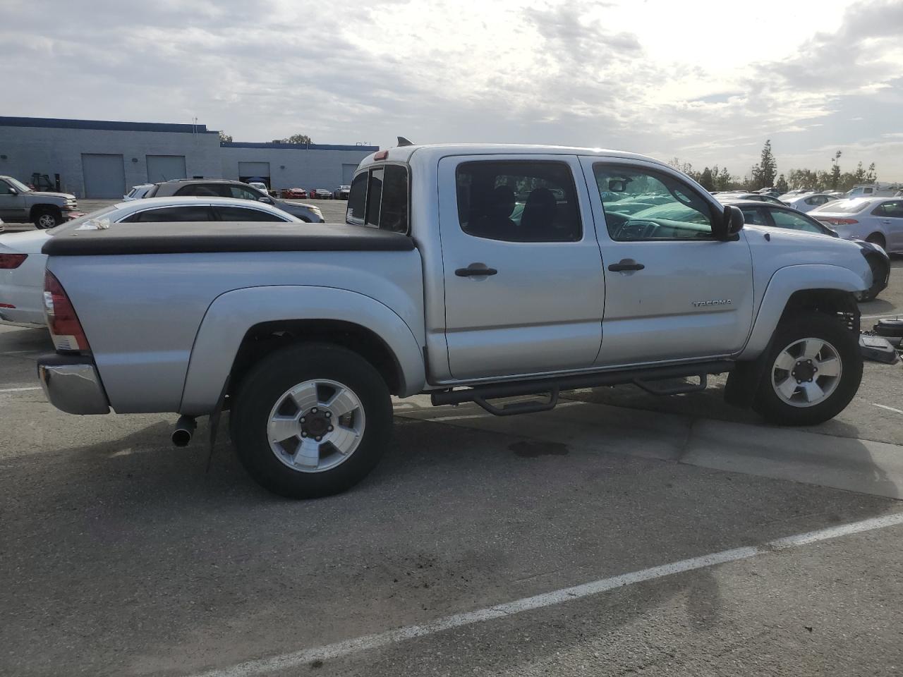 2012 Toyota Tacoma VIN 5TFJX4GN5CX010690 Copart auction photo, front end / side damage thumbnail 3