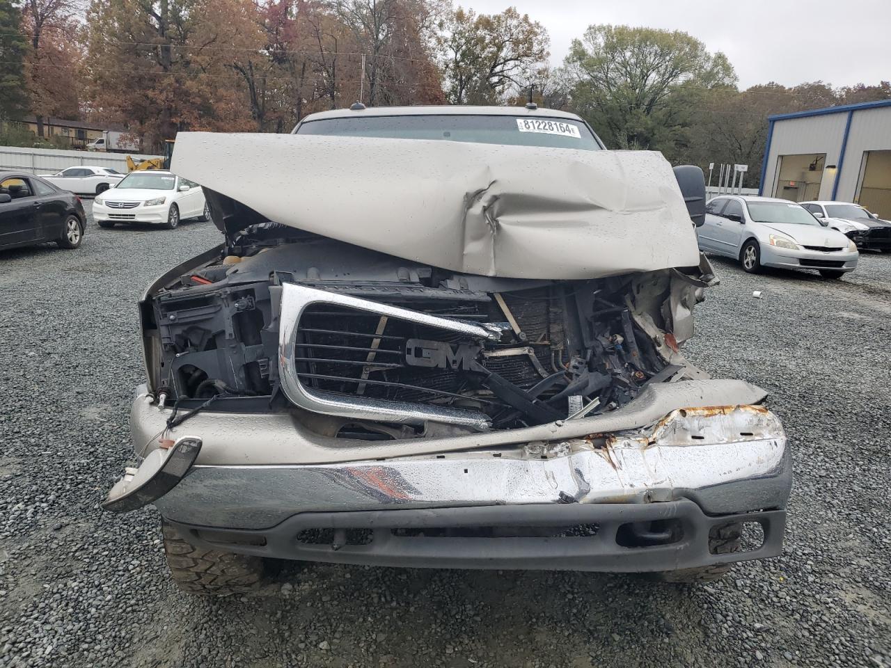 2003 GMC Yukon VIN 1GKEC13Z43R205337 Copart auction photo, all over damage thumbnail 5