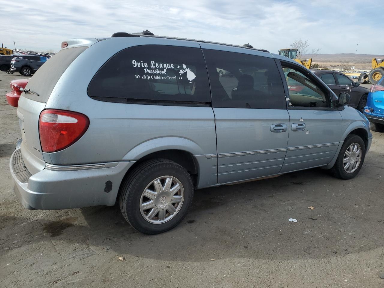 2006 Chrysler Town & Country VIN 2A4GP64L76R708739 Copart auction photo, biohazard/chemical / side damage thumbnail 3