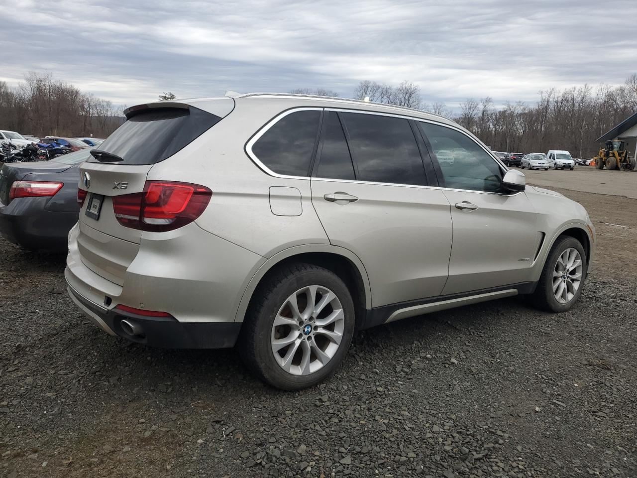 2014 BMW X5 VIN 5UXKR2C59E0H34307 Copart auction photo, minor dent/scratches damage thumbnail 3