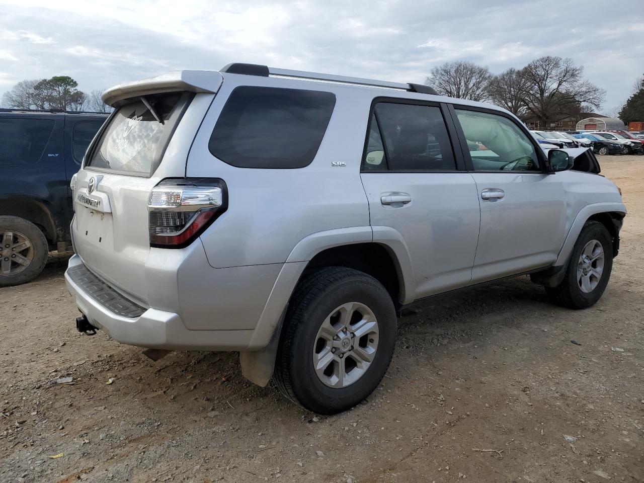 2019 Toyota 4Runner VIN JTEBU5JR6K5643641 Copart auction photo, front end damage thumbnail 3