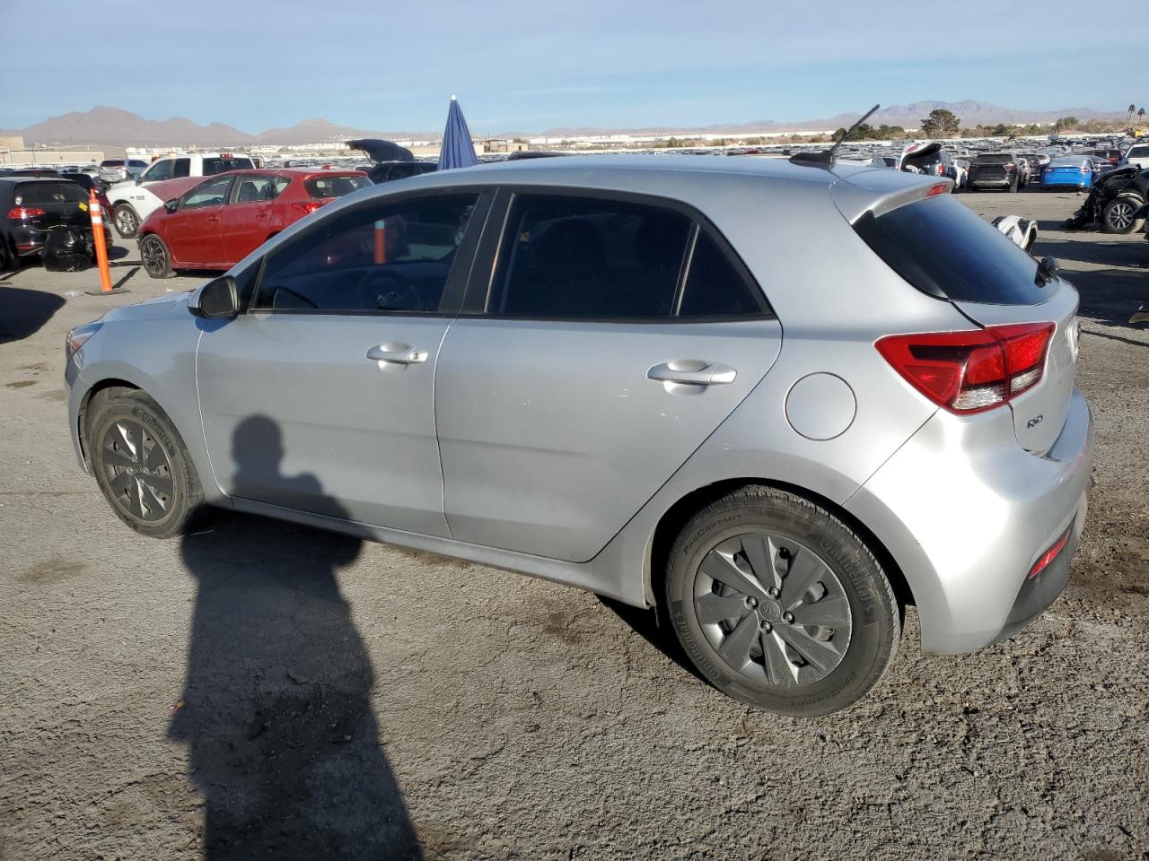 2020 KIA Rio VIN 3KPA25ADXLE309161 Copart auction photo, rear end / side damage thumbnail 2