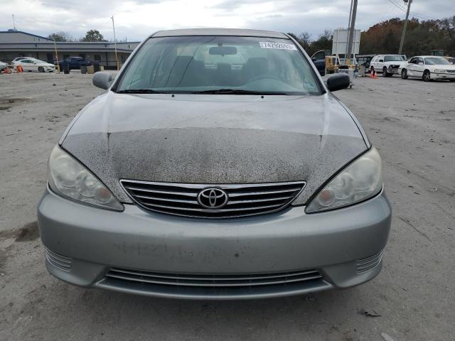 2005 Toyota Camry VIN 4T1BF30K25U611718 Copart auction photo, rear end / minor dent/scratches damage thumbnail 5