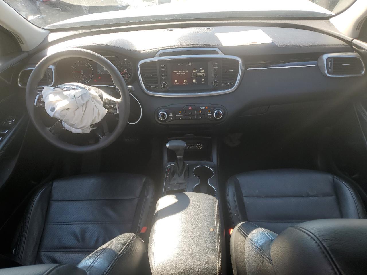 2019 KIA Sorento VIN 5XYPG4A30KG570698 Copart auction photo, front end damage thumbnail 8