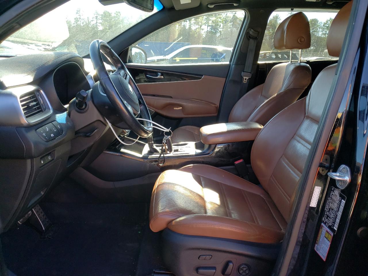 2019 KIA Sorento VIN 5XYPK4A58KG585790 Copart auction photo, front end / side damage thumbnail 7