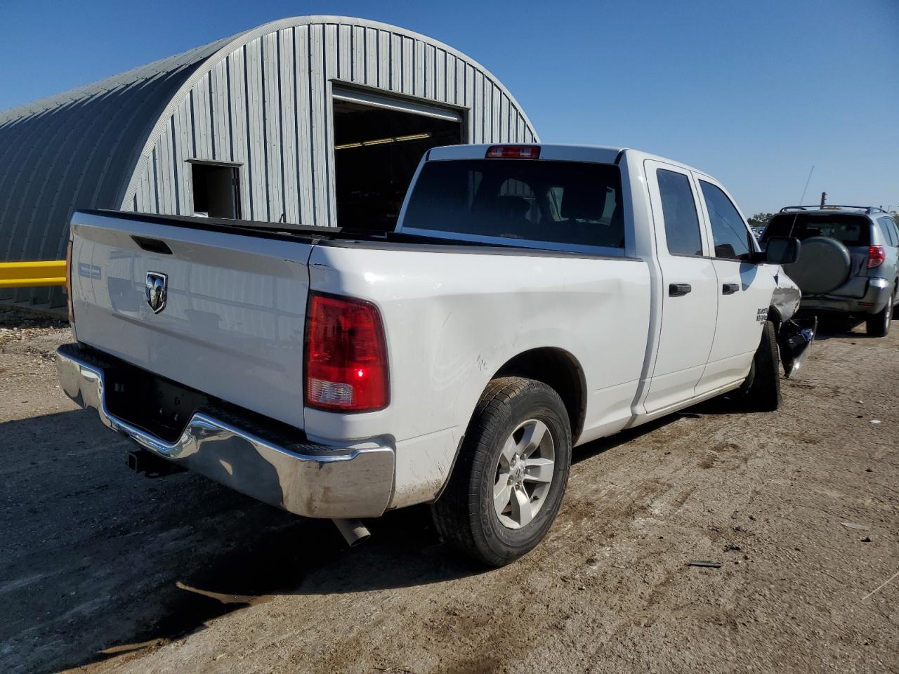 2019 RAM 1500 VIN 1C6RR6FG7KS546619 Copart auction photo, front end / minor dent/scratches damage thumbnail 3