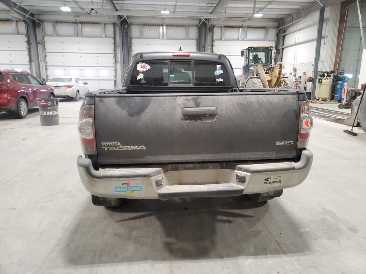 2015 Toyota Tacoma VIN 5TFUX4EN0FX031743 Copart auction photo, front end damage thumbnail 6