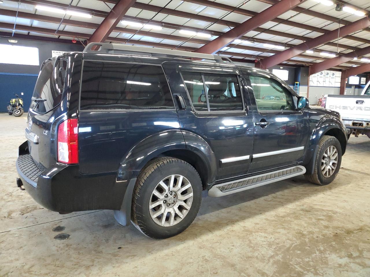 2010 Nissan Pathfinder VIN 5N1AR1NB5AC615844 Copart auction photo, minor dent/scratches damage thumbnail 3
