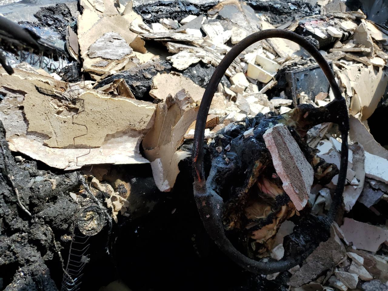 2015 Ford Explorer VIN 1FM5K8D82FGA81206 Copart auction photo, burn damage thumbnail 9