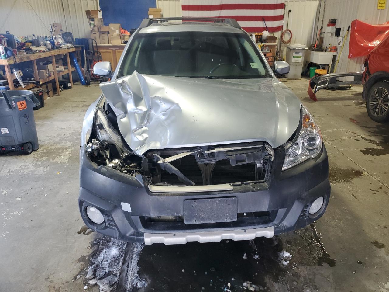 2014 Subaru Outback VIN 4S4BRCNC4E3307112 Copart auction photo, front end / side damage thumbnail 5