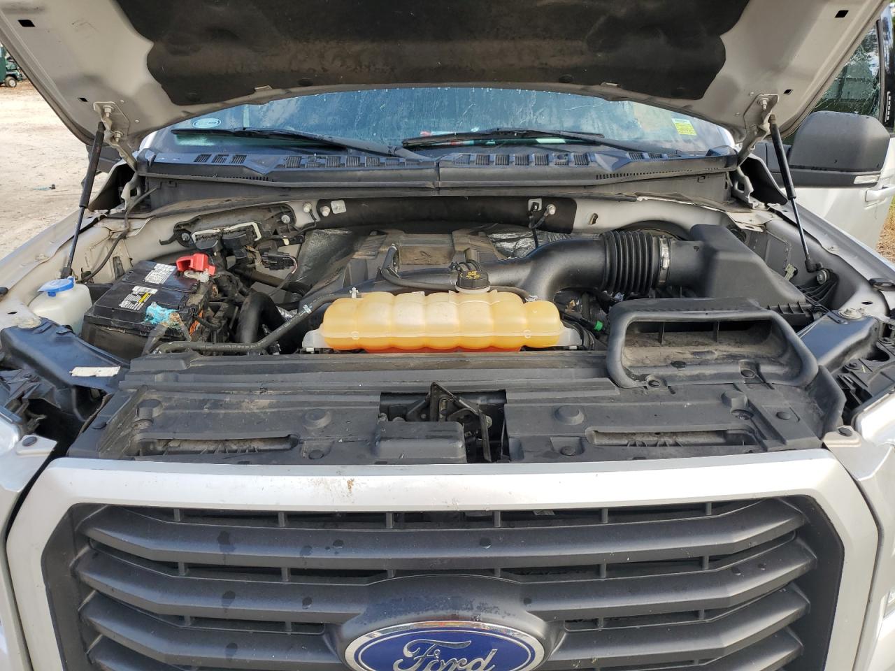 2016 Ford F-150 VIN 1FTEW1CP9GKE92528 Copart auction photo, front end / side damage thumbnail 11