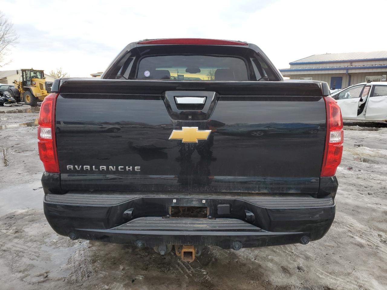 2013 Chevrolet Avalanche VIN 3GNTKGE73DG111334 Copart auction photo, front end / minor dent/scratches damage thumbnail 6