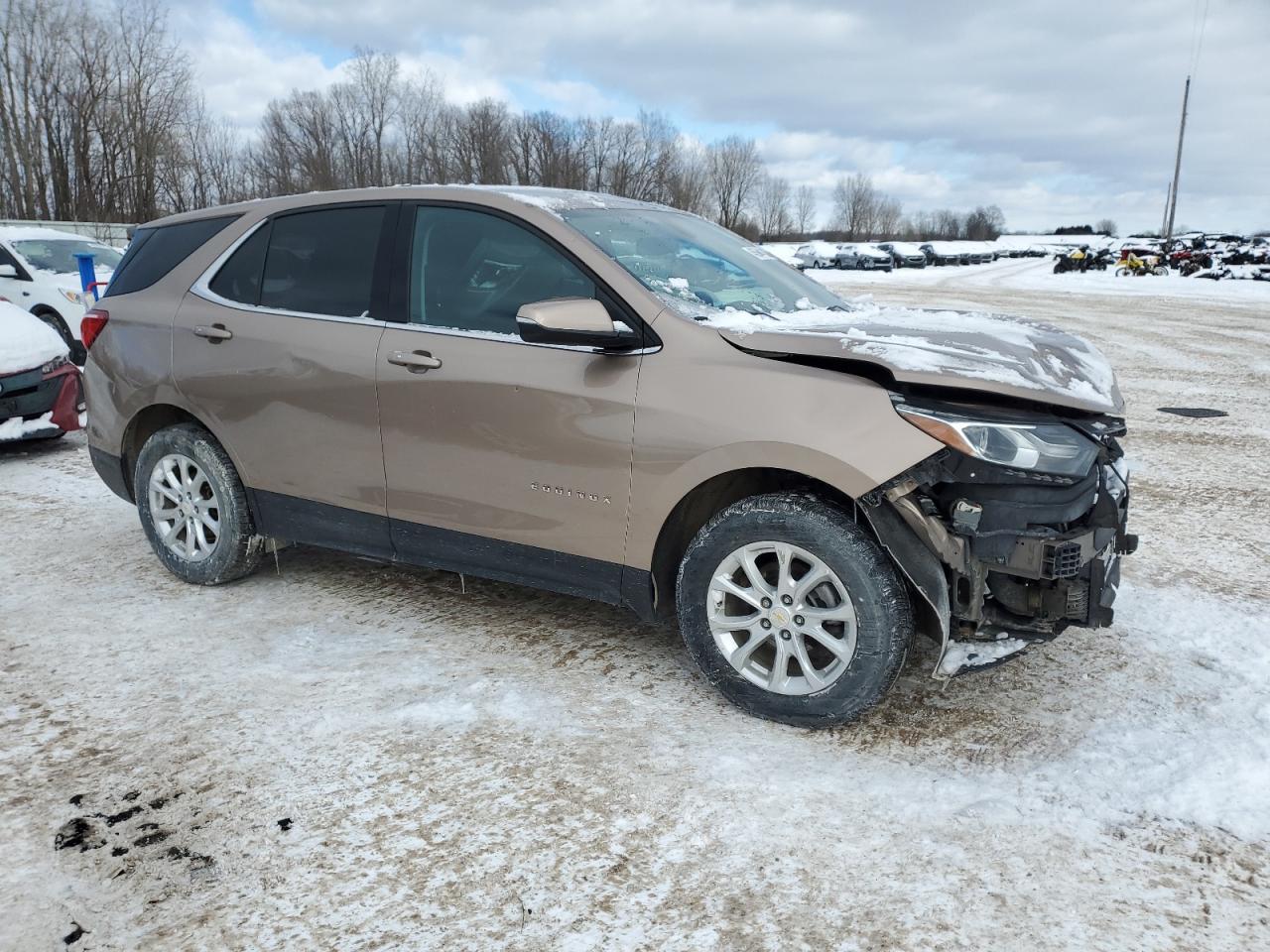 2019 Chevrolet Equinox VIN 2GNAXUEV7K6113215 Copart auction photo, front end / minor dent/scratches damage thumbnail 4