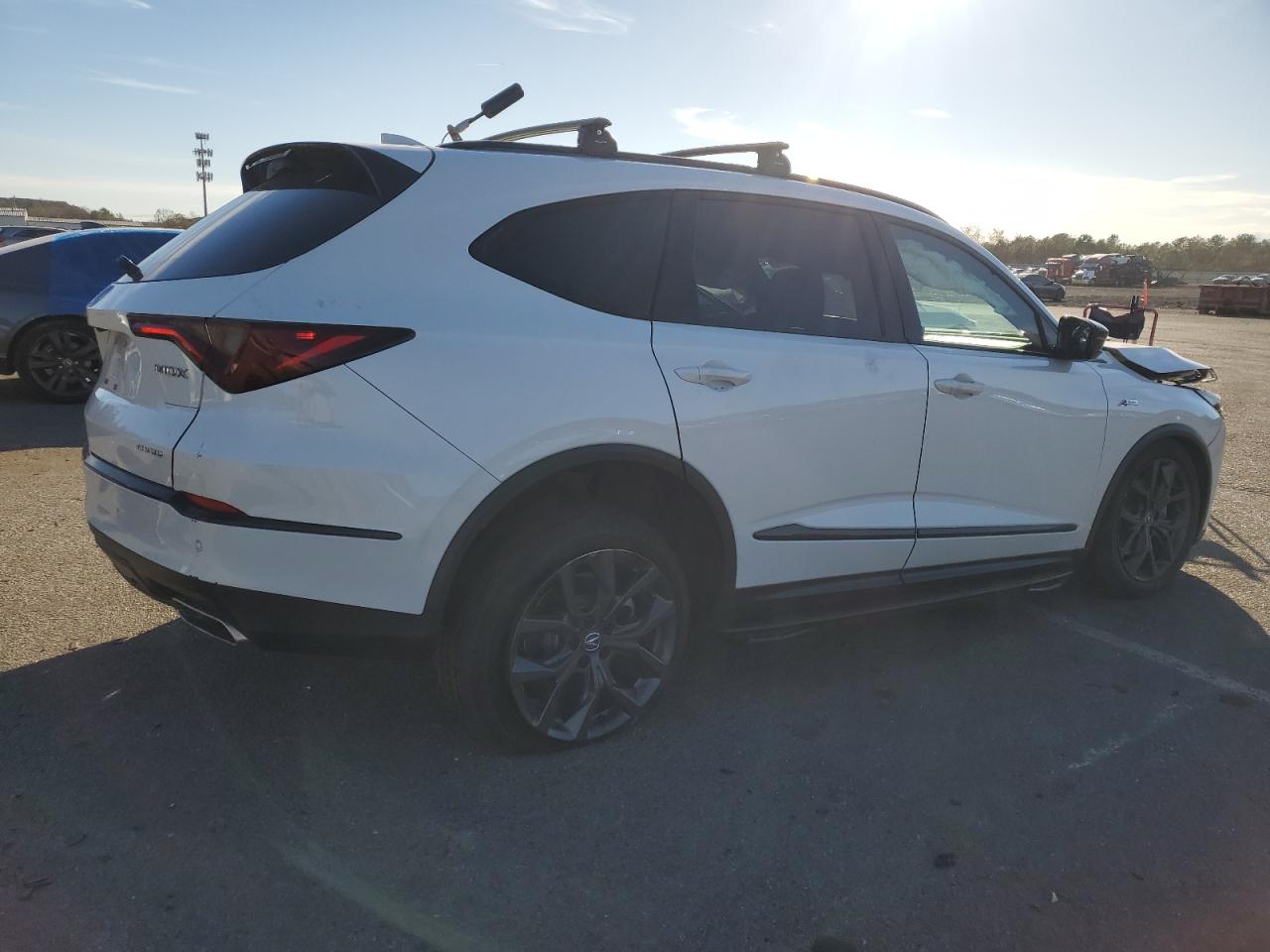 2022 Acura MDX VIN 5J8YE1H02NL041168 Copart auction photo, front end / side damage thumbnail 3