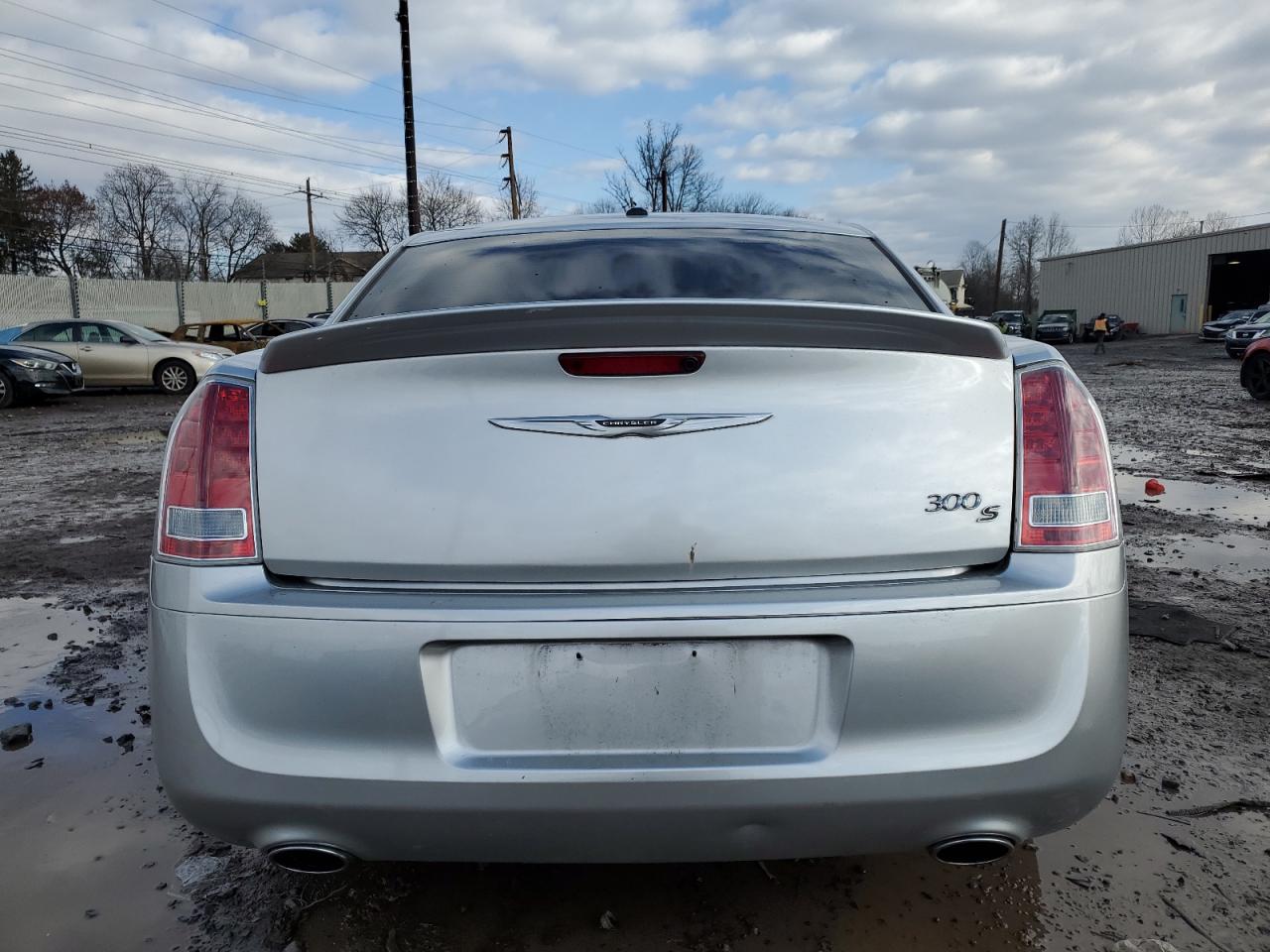 2012 Chrysler 300 VIN 2C3CCABG9CH313010 Copart auction photo, front end / side damage thumbnail 6
